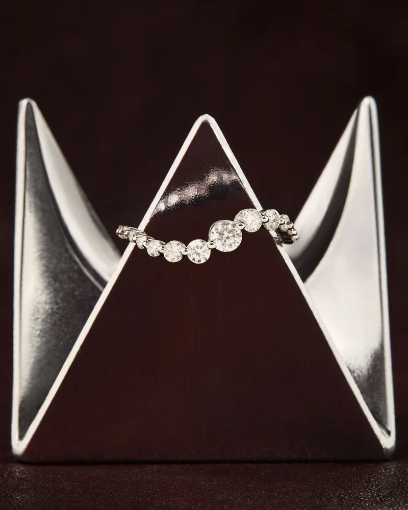 GRID 2 Diamonds and White Gold Venus ring